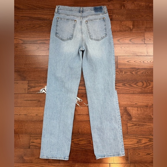 Abercrombie Ultra High Rise 90s Straight Jean - Picture 5 of 9